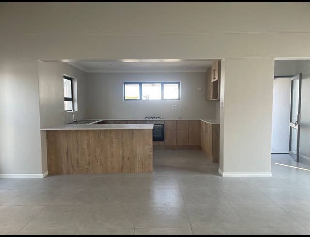 2 BEDROOM HOUSE FOR SALE IN LAGUNA